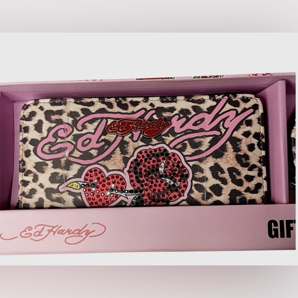 Ed Hardy Pink and Red Leopard Print Wallet - Picture 3 of 4